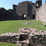 whitecastle-wales1.jpg