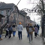 auschwitz1.jpg