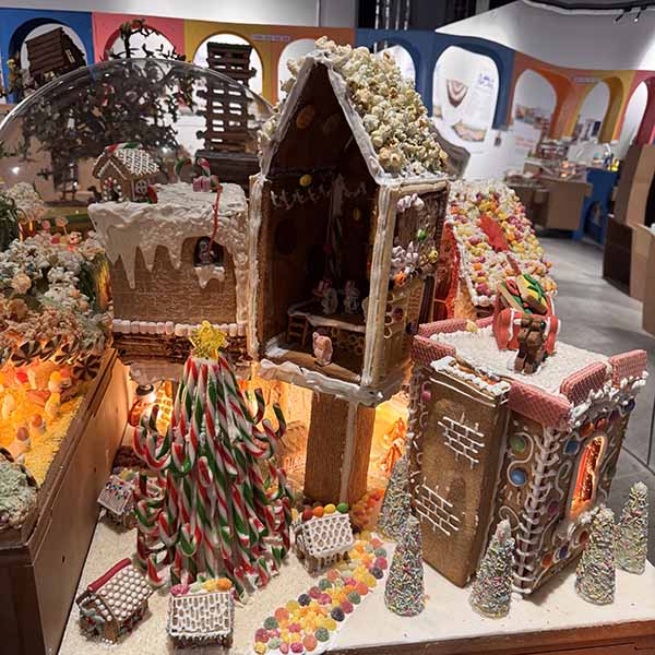 gingerbread-city2025