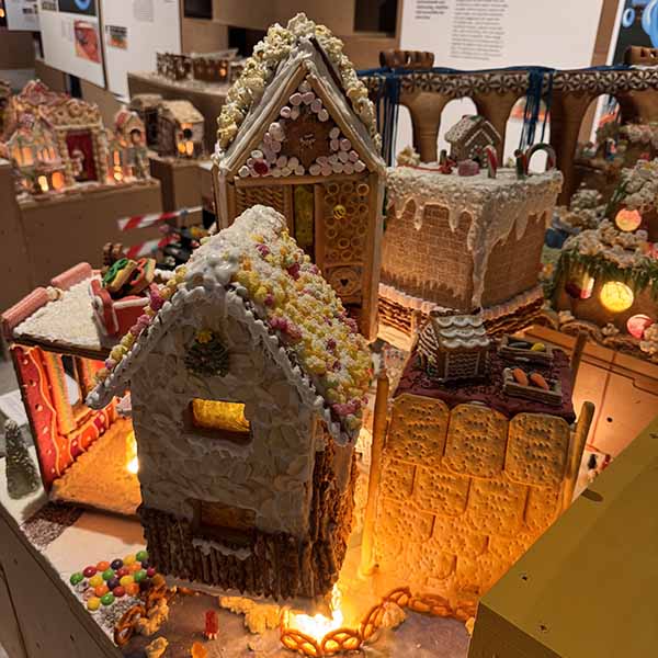 gingerbread-city2025