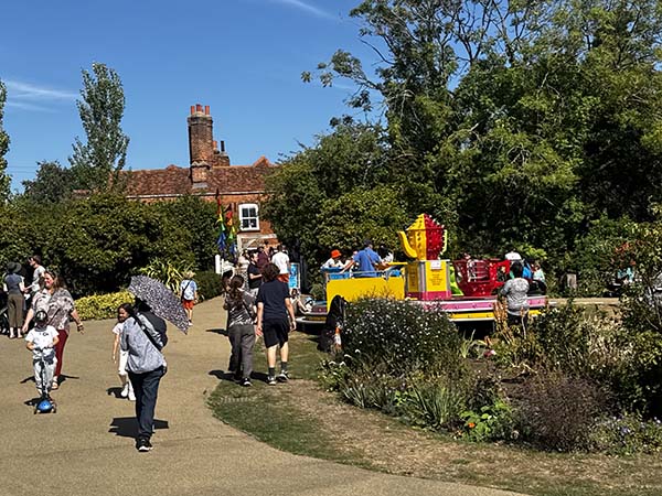 headstone-village-show