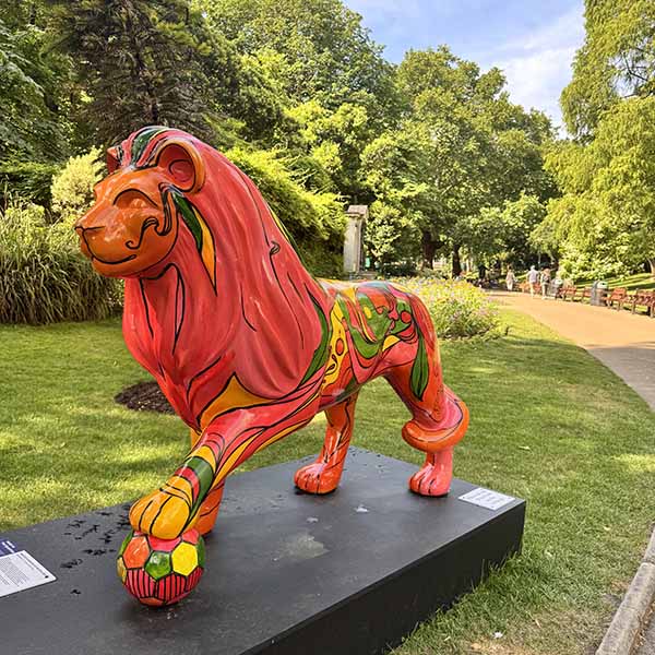 lion-pride-london1.jpg