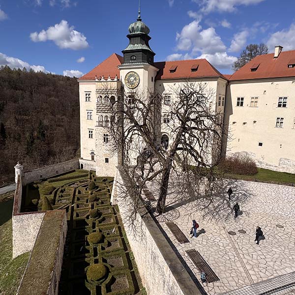 pieskowa-skala-castle1.jpg