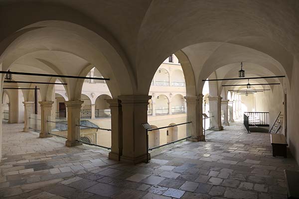 pieskowa-skała-castle