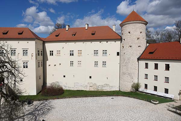 pieskowa-skała-castle