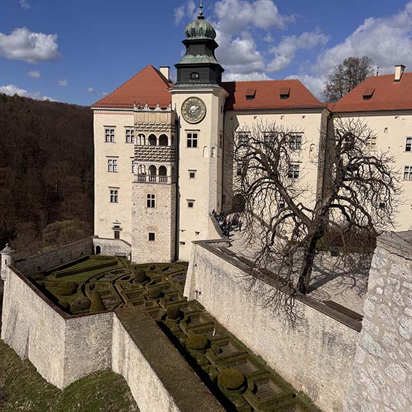 pieskowa-skała-castle