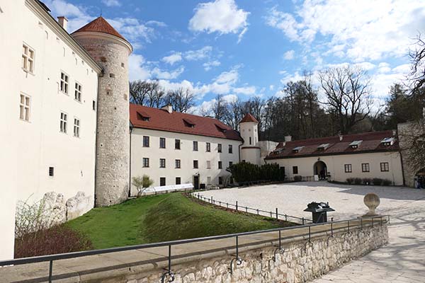 pieskowa-skała-castle