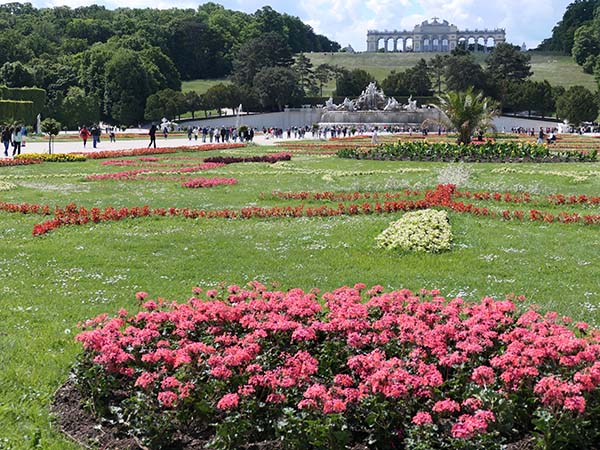 schoenbrunn-may-1.jpg
